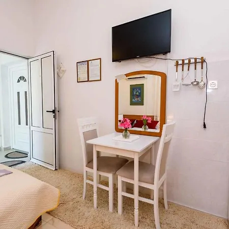 In - Makarska Riviera 43538 Gradac (Split-Dalmatia)